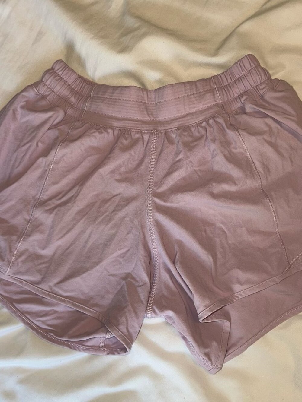 Purple Lululemon Hotty Hot Short (Size 4, 2.5" Inseam)